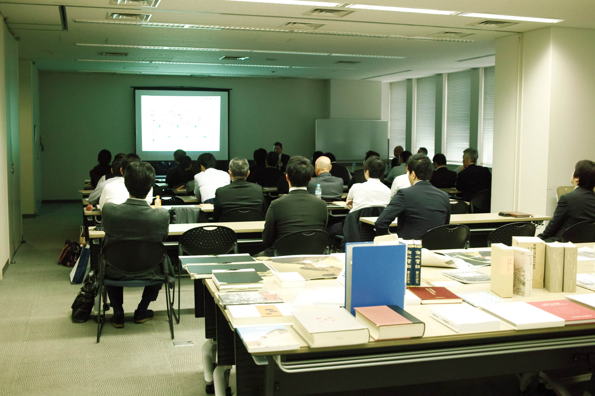 第1回アーカイブセミナー。2018年11月16日、岡山県立図書館サークル活動室。